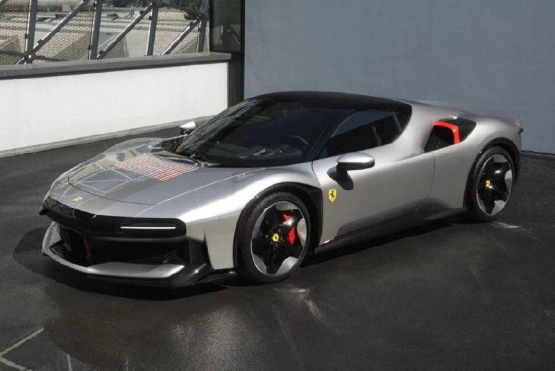 Ferrari представила уникальный гиперкар CZ26 в Калифорнии Ferrari представила уникальный гиперкар CZ26 в Калифорнии