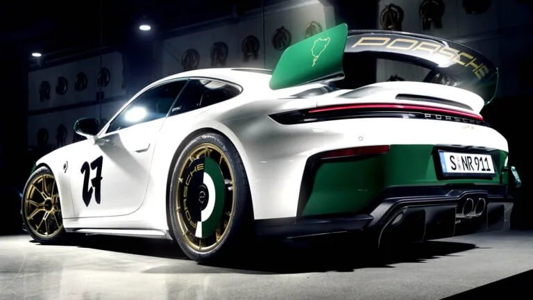 Porsche представила юбилейный 911 GT3 в честь 100-летия Нюрбургринга Porsche представила юбилейный 911 GT3 в честь 100-летия Нюрбургринга