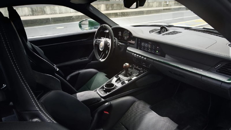 Porsche представила юбилейный 911 GT3 в честь 100-летия Нюрбургринга Porsche представила юбилейный 911 GT3 в честь 100-летия Нюрбургринга
