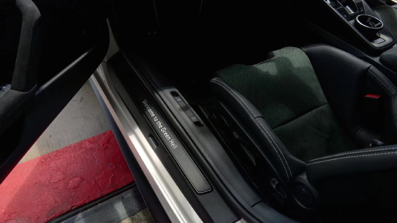 Porsche представила юбилейный 911 GT3 в честь 100-летия Нюрбургринга Porsche представила юбилейный 911 GT3 в честь 100-летия Нюрбургринга