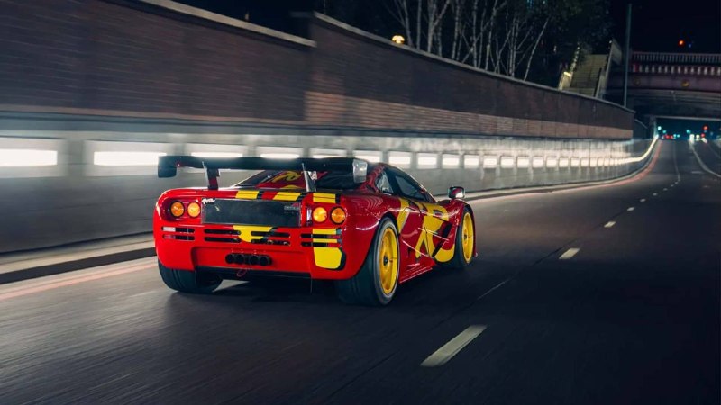 McLaren F1 GTR в поп-арт расцветке продан за рекордные $34,65 миллиона