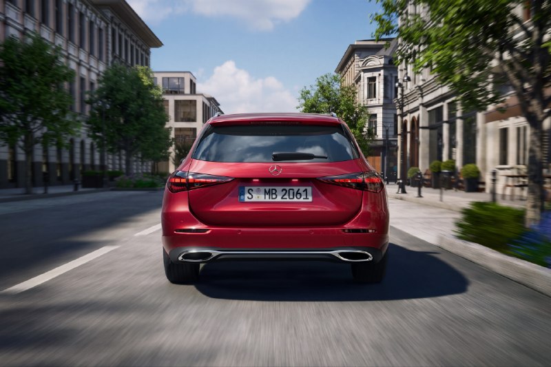 Mercedes-Benz C-класса пополнился версиями с ДВС Mercedes-Benz C-класса пополнился версиями с ДВС