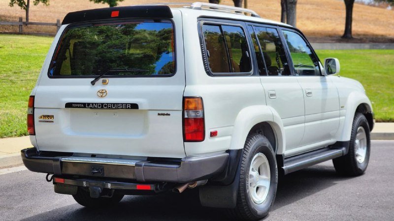 Toyota Land Cruiser J80 1997 года с пробегом 7544 км продают за 11 млн рублей