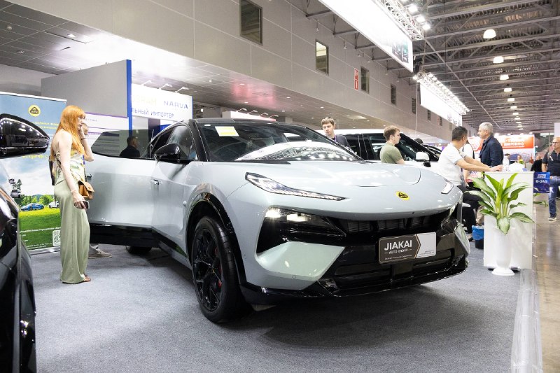 Премиальные Zeekr, Lotus и Audi приехали в Москву Премиальные Zeekr, Lotus и Audi приехали в Москву
