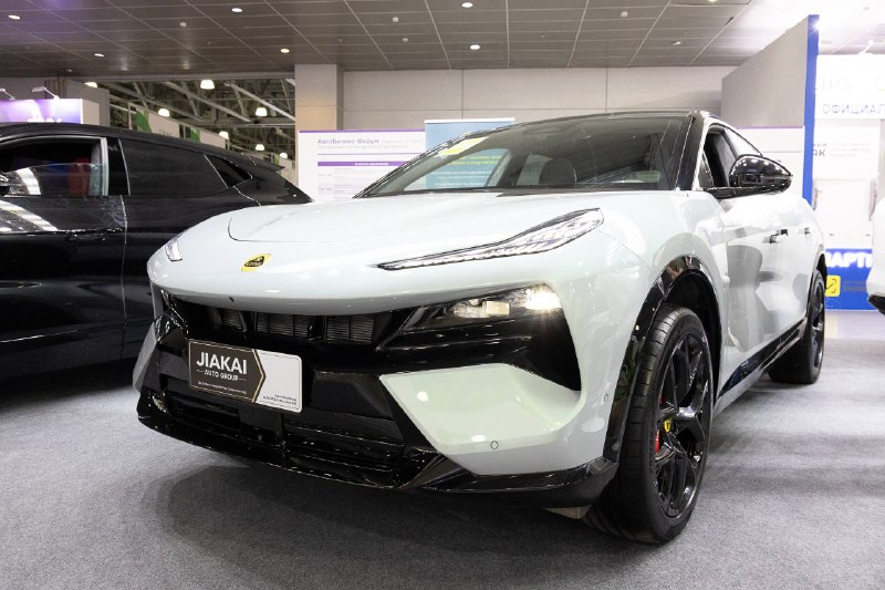 Премиальные Zeekr, Lotus и Audi приехали в Москву Премиальные Zeekr, Lotus и Audi приехали в Москву