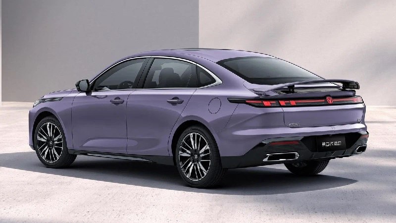 Changan подтвердил запуск седана Eado Max в России до конца года Changan подтвердил запуск седана Eado Max в России до конца года