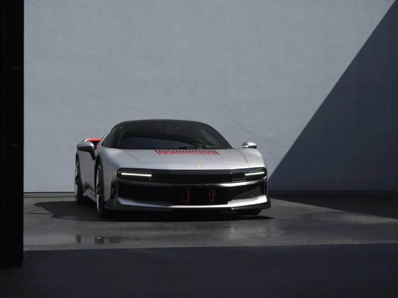 Ferrari CZ26: уникальный суперкар с гибридной мощью 1000 л.с. Ferrari CZ26: уникальный суперкар с гибридной мощью 1000 л.с.