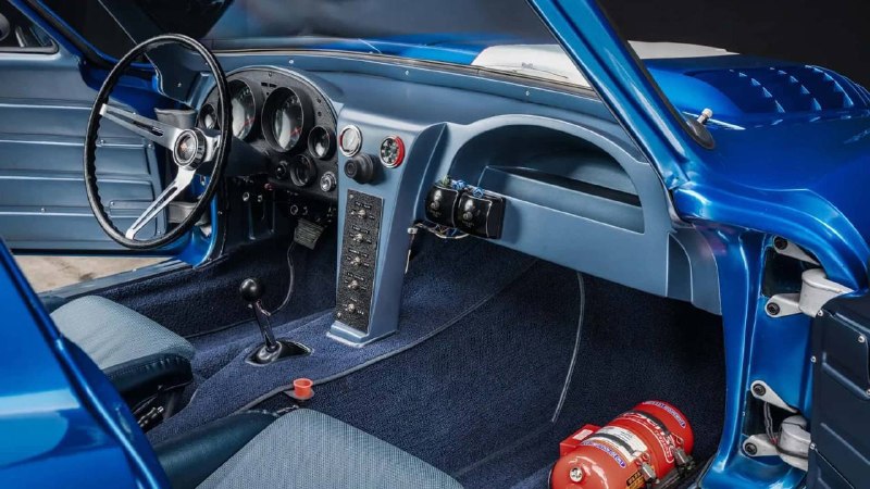 Corvette Grand Sport 1963 года продан за рекордные $18,7 млн Corvette Grand Sport 1963 года продан за рекордные $18,7 млн