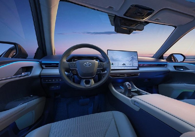 Toyota Camry для Китая обновилась: 15,6-дюймовый экран и массаж сидений Toyota Camry для Китая обновилась: 15,6-дюймовый экран и массаж сидений