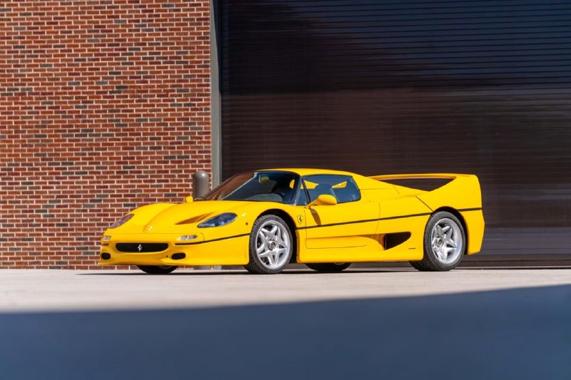 Уникальный Ferrari F50 продан на аукционе за рекордные 14,5 миллиона долларов
