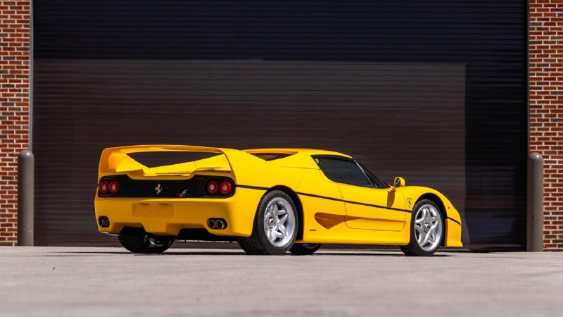 Уникальный Ferrari F50 продан на аукционе за рекордные 14,5 миллиона долларов