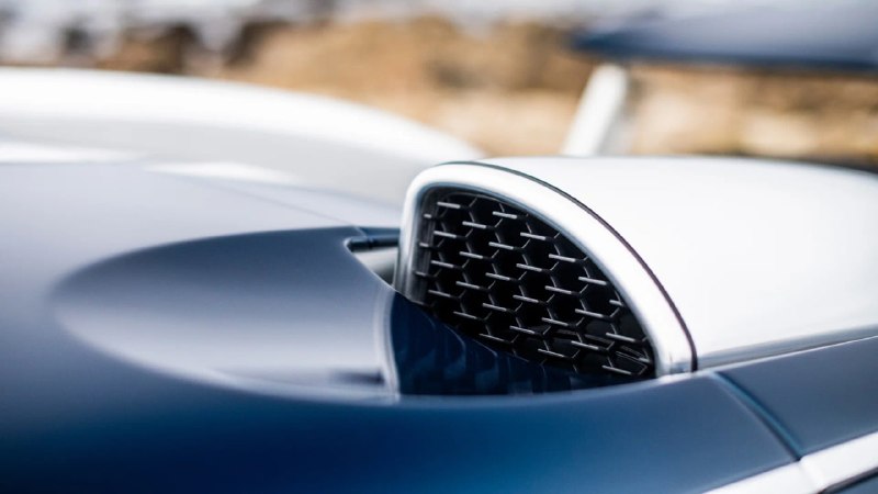 Bugatti представила уникальный Veyron 20 Years — реставрация первого гиперкара