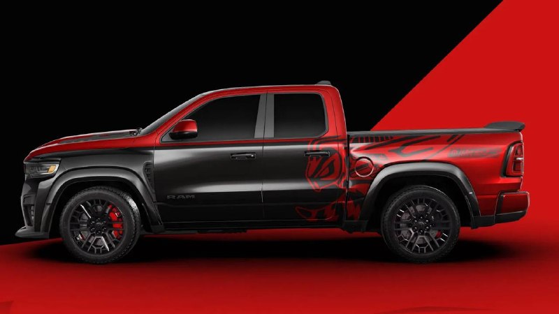Ram выставит на аукцион первый 1500 Rumble Bee SRT мощнее 900 сил Ram выставит на аукцион первый 1500 Rumble Bee SRT мощнее 900 сил