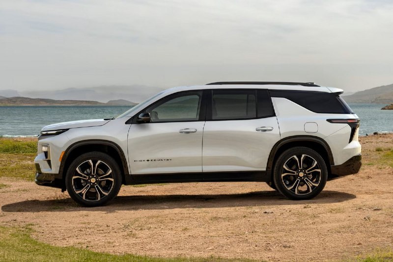 Chevrolet Traverse High Country 2027: обновлённый дизайн и премиальный салон Chevrolet Traverse High Country 2027: обновлённый дизайн и премиальный салон