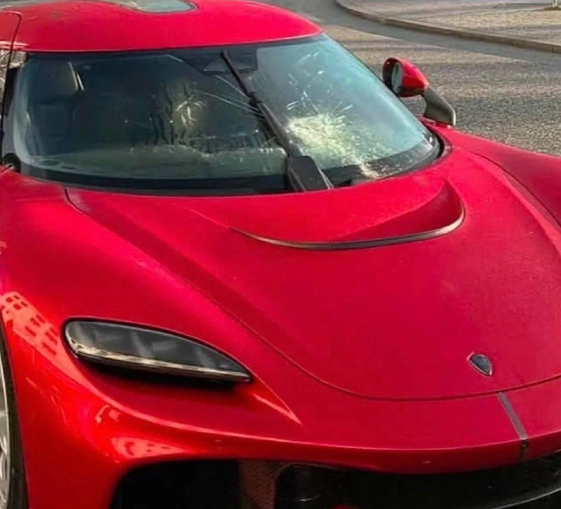 Первый серийный Koenigsegg Gemera пострадал от вандалов в Копенгагене Первый серийный Koenigsegg Gemera пострадал от вандалов в Копенгагене