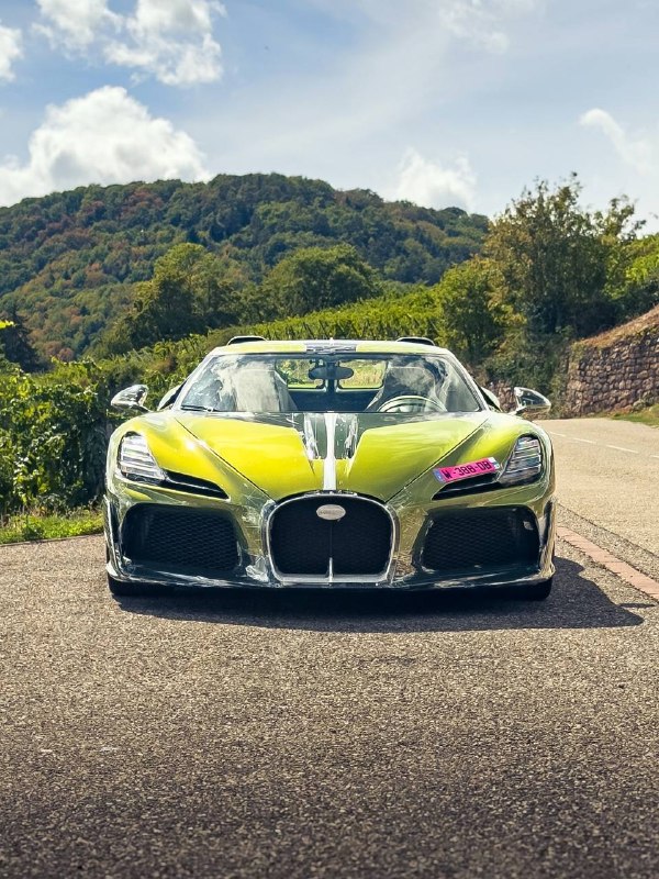 Bugatti представила уникальный гиперкар Brouillard за €10 миллионов Bugatti представила уникальный гиперкар Brouillard за €10 миллионов
