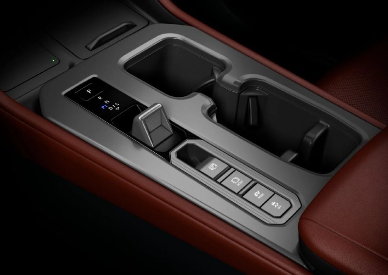 Lexus обновила кроссовер NX: новый салон и точечные внешние изменения Lexus обновила кроссовер NX: новый салон и точечные внешние изменения