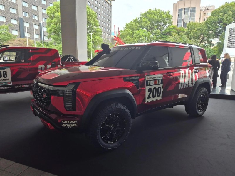 Mitsubishi показала концепт Pajero в стиле Ralliart Mitsubishi показала концепт Pajero в стиле Ralliart