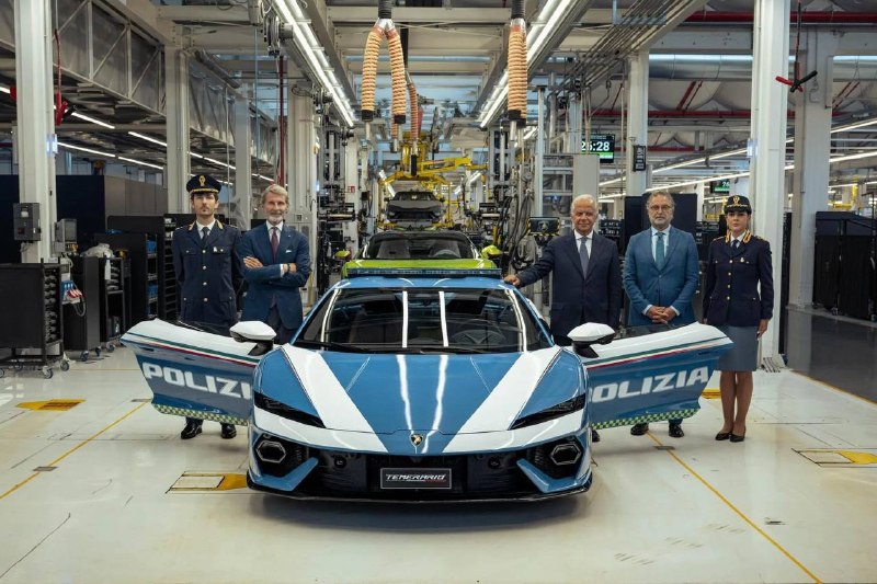 Итальянская полиция получила Lamborghini Temerario для перевозки донорских органов