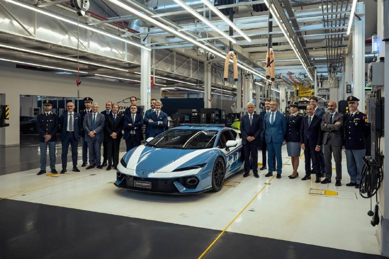 Итальянская полиция получила Lamborghini Temerario для перевозки донорских органов