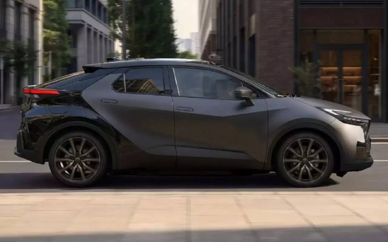 Toyota выпустила юбилейную спецверсию C-HR GR Sport к 10-летию модели Toyota выпустила юбилейную спецверсию C-HR GR Sport к 10-летию модели