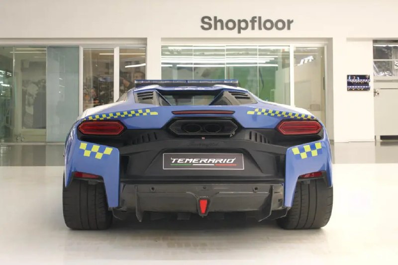 Итальянская полиция получила 920-сильный гибридный суперкар Lamborghini Temerario Итальянская полиция получила 920-сильный гибридный суперкар Lamborghini Temerario