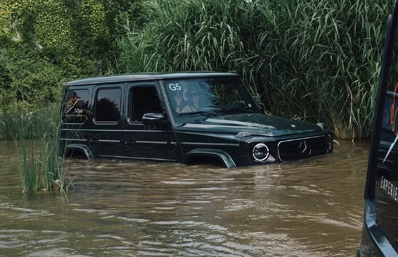 Mercedes запатентовала плавающий электрический G-Class Mercedes запатентовала плавающий электрический G-Class