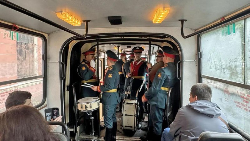 Ретро-парад автобусов в Санкт-Петербурге: московский Икарус стал частью праздника Ретро-парад автобусов в Санкт-Петербурге: московский Икарус стал частью праздника