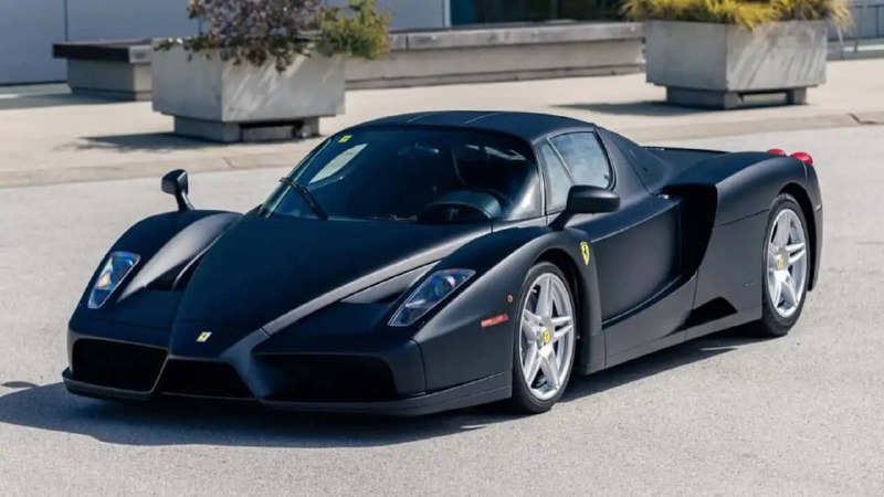 Уникальный Ferrari Enzo в матово-чёрном цвете выставлен на продажу Уникальный Ferrari Enzo в матово-чёрном цвете выставлен на продажу
