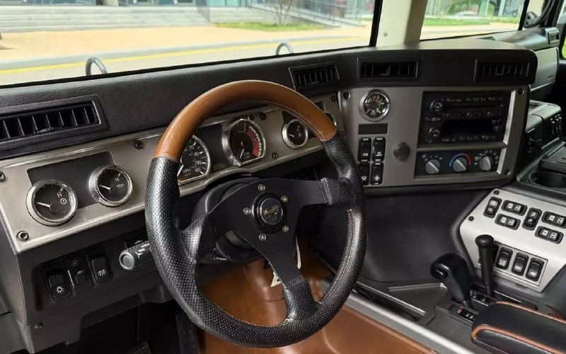 Редкий Hummer H1 Alpha 2005 года выставили на продажу в Москве за 29,9 млн рублей Редкий Hummer H1 Alpha 2005 года выставили на продажу в Москве за 29,9 млн рублей