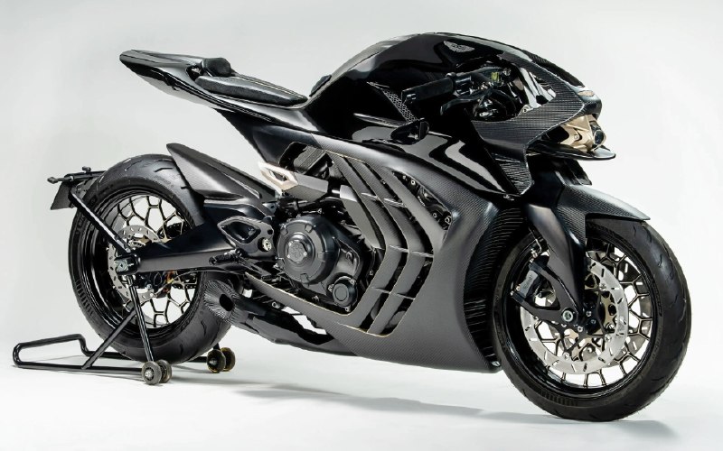 Aston Martin и Brough Superior представили первый дорожный мотоцикл AMB 002 Roadster Aston Martin и Brough Superior представили первый дорожный мотоцикл AMB 002 Roadster
