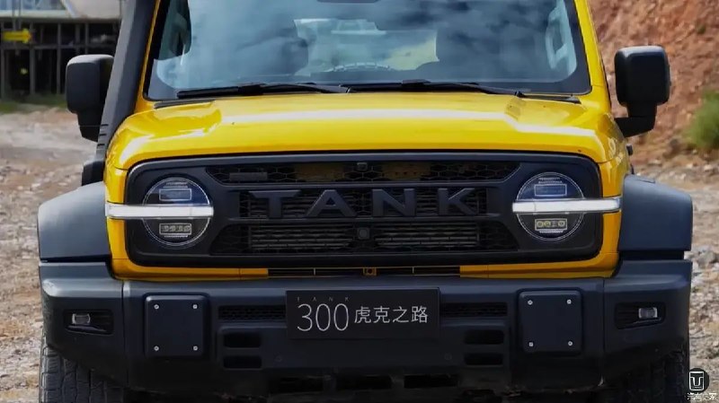 Tank 300 Hooke Trail: неразрезные мосты и увеличенные углы