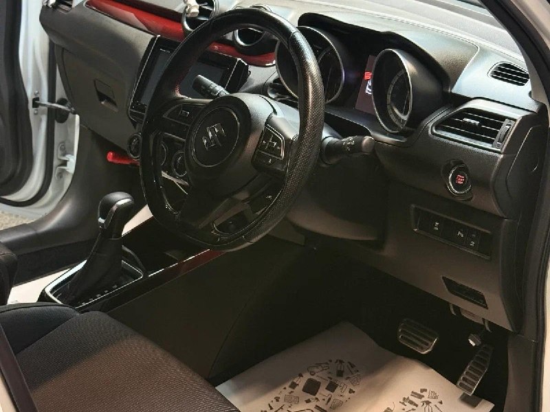 Suzuki Swift Sport: компактный хэтчбек с турбомотором за 1,3 млн рублей Suzuki Swift Sport: компактный хэтчбек с турбомотором за 1,3 млн рублей