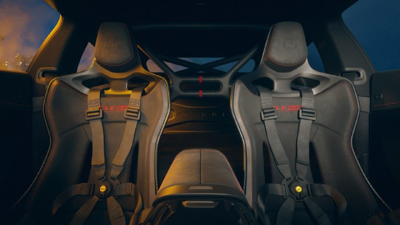 Mercedes-AMG представил суперкар Mythos CLE 646 Special Edition: тираж распродан до премьеры Mercedes-AMG представил суперкар Mythos CLE 646 Special Edition: тираж распродан до премьеры