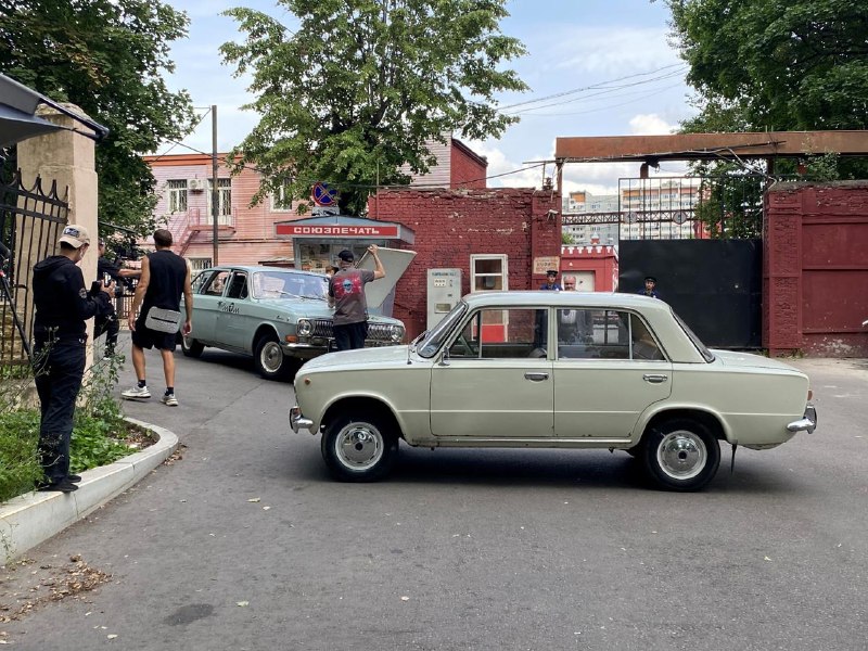 Как раритетные автомобили попадают в кино