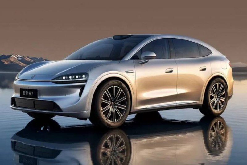 Обновлённый Luxeed R7: прежняя внешность и другой интерьер Обновлённый Luxeed R7: прежняя внешность и другой интерьер