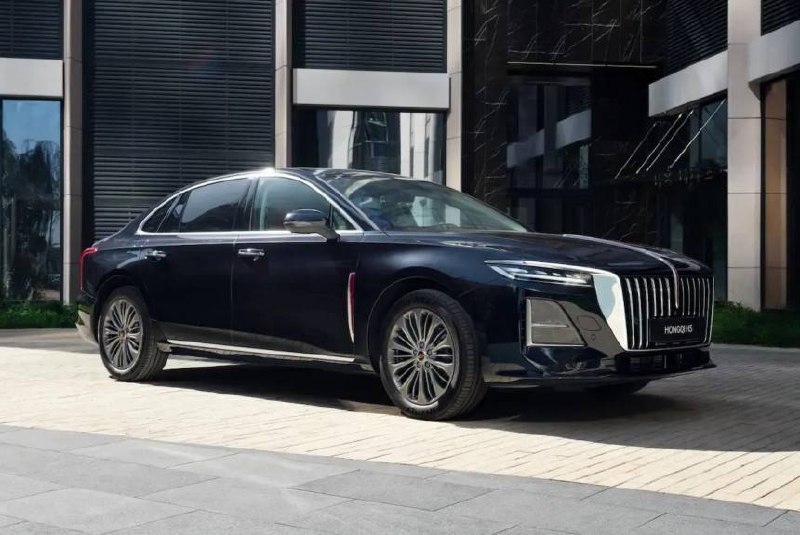 Обновленный Hongqi H5 появился в России: объявлена цена Обновленный Hongqi H5 появился в России: объявлена цена
