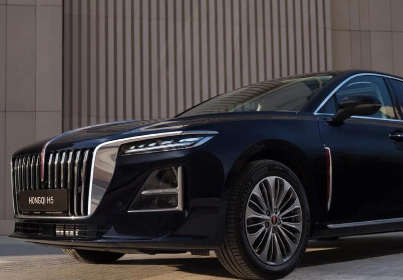 Hongqi H5: старт продаж обновлённой версии в России Hongqi H5: старт продаж обновлённой версии в России