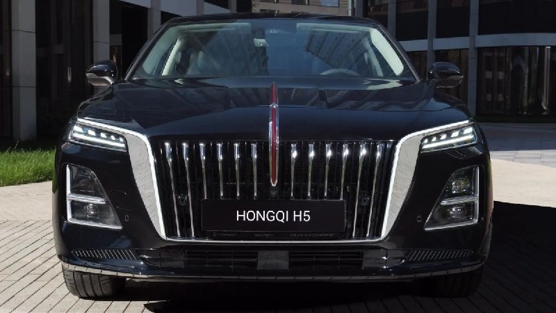 Обновленный Hongqi H5: российская цена и оснащение