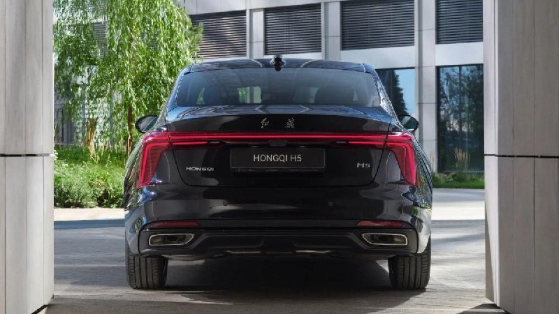 Обновлённый Hongqi H5 вышел на российский рынок Обновлённый Hongqi H5 вышел на российский рынок