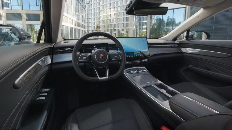 Обновлённый Hongqi H5 вышел на российский рынок Обновлённый Hongqi H5 вышел на российский рынок