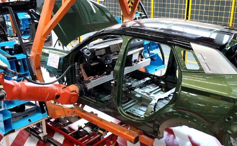 LADA Azimut получит мягкую панель: АвтоВАЗ освоил технологию slush skin