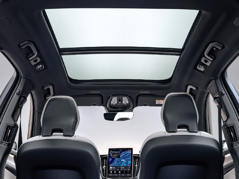 Volvo XC60 прошел второй рестайлинг: новые гибриды и 200 км на электротяге Volvo XC60 прошел второй рестайлинг: новые гибриды и 200 км на электротяге