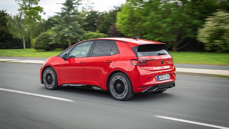 Volkswagen представил электрический хот-хэтч ID.3 GTI — первый заднеприводный и самый мощный в истории Volkswagen представил электрический хот-хэтч ID.3 GTI — первый заднеприводный и самый мощный в истории
