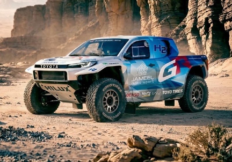 Toyota представила водородный пикап Hilux для «Дакара» Toyota представила водородный пикап Hilux для «Дакара»