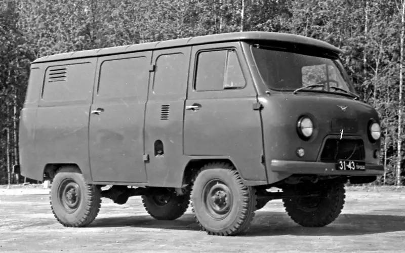 От УАЗ-452 к УАЗ-3741: долгая модернизация «Буханки» От УАЗ-452 к УАЗ-3741: долгая модернизация «Буханки»
