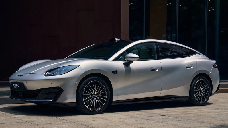 BYD FangChengBao представил электрические Formula S и S GT для конкуренции с Xiaomi SU7