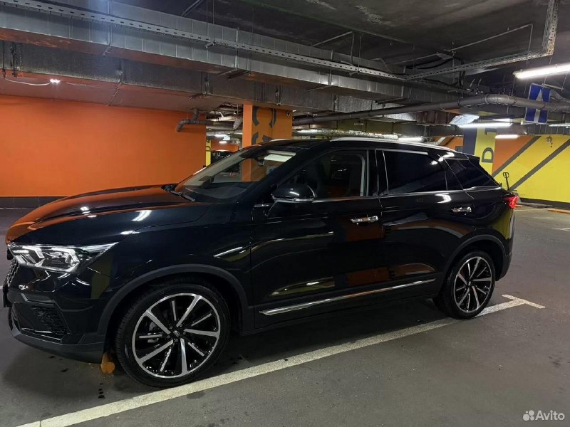 В Москве выставили на продажу ещё одну Lada X-Cross 5