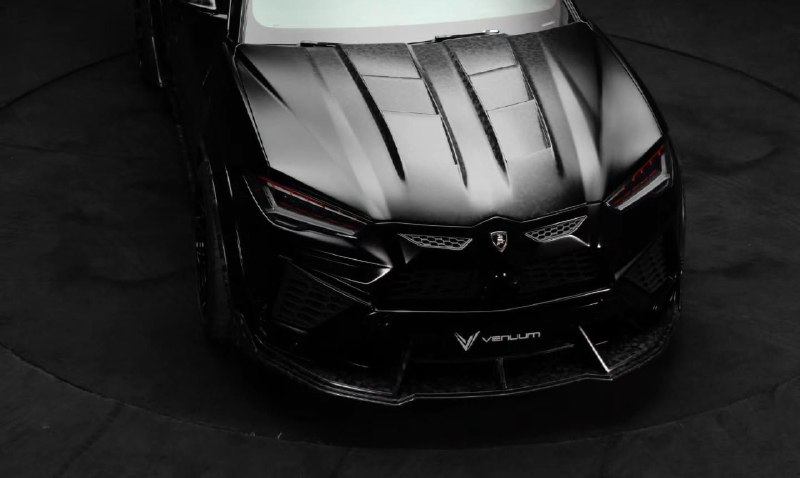 Lamborghini Urus стал «Бэтмобилем»: Venuum представила агрессивный обвес Furioso