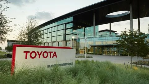 Toyota призвала дилеров в США выступить против автомобильных тарифов